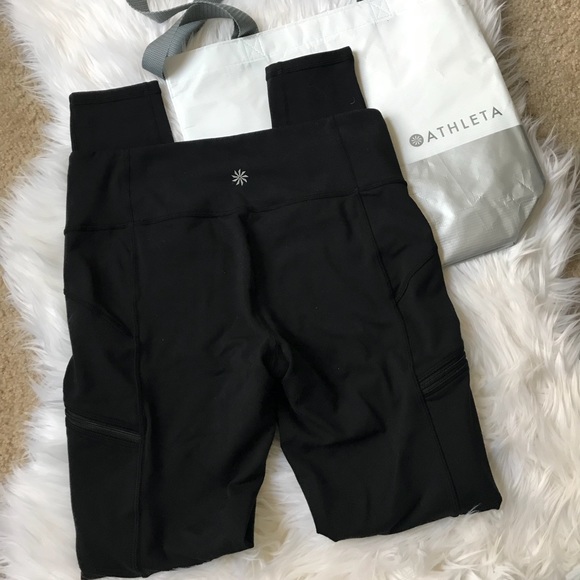Athleta Pants - Athleta Leggings with zip pockets!